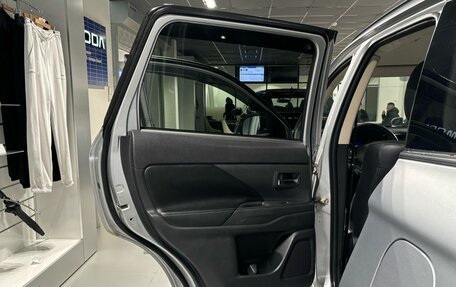 Mitsubishi Outlander III рестайлинг 3, 2013 год, 1 350 000 рублей, 28 фотография