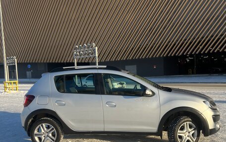 Renault Sandero II рестайлинг, 2015 год, 1 000 000 рублей, 7 фотография