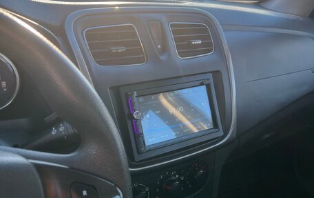 Renault Sandero II рестайлинг, 2015 год, 1 000 000 рублей, 15 фотография