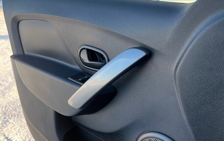 Renault Sandero II рестайлинг, 2015 год, 1 000 000 рублей, 19 фотография