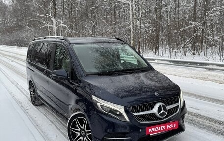 Mercedes-Benz V-Класс, 2019 год, 6 000 000 рублей, 15 фотография