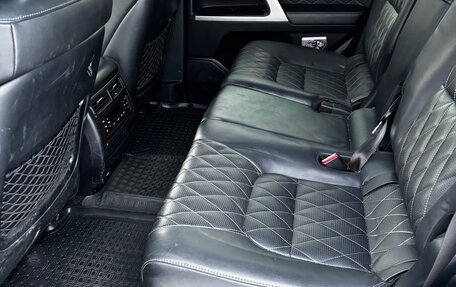 Toyota Land Cruiser 200, 2017 год, 5 950 000 рублей, 12 фотография