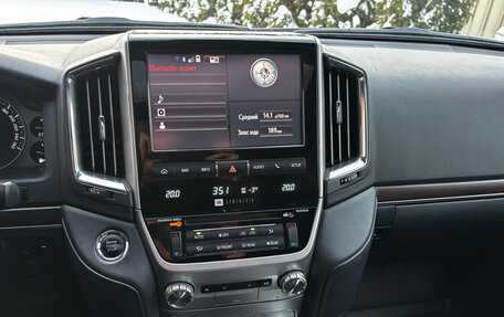 Toyota Land Cruiser 200, 2017 год, 5 950 000 рублей, 15 фотография