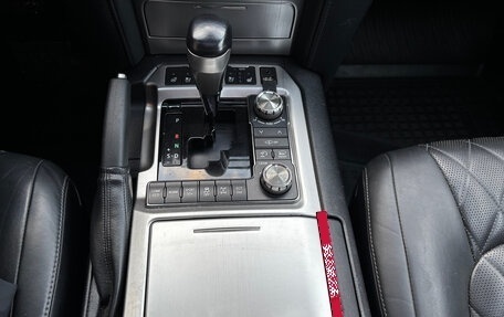 Toyota Land Cruiser 200, 2017 год, 5 950 000 рублей, 17 фотография