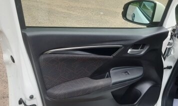 Honda Fit III, 2013 год, 1 360 000 рублей, 13 фотография