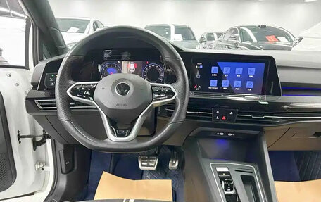 Volkswagen Golf VIII, 2021 год, 1 311 000 рублей, 16 фотография