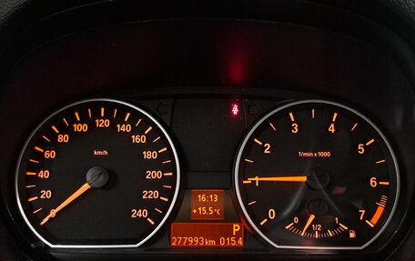 BMW 1 серия, 2008 год, 550 000 рублей, 13 фотография