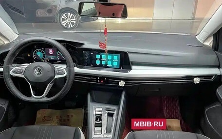 Volkswagen Golf VIII, 2021 год, 1 311 000 рублей, 12 фотография