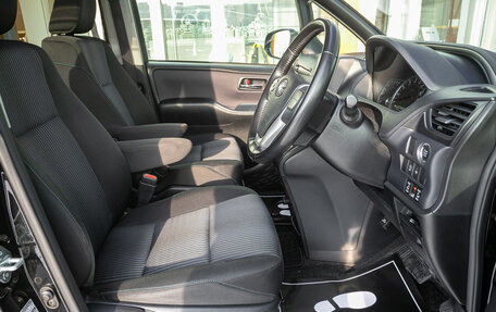 Toyota Voxy III, 2015 год, 1 898 000 рублей, 13 фотография