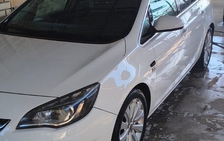 Opel Astra J, 2014 год, 700 000 рублей, 3 фотография