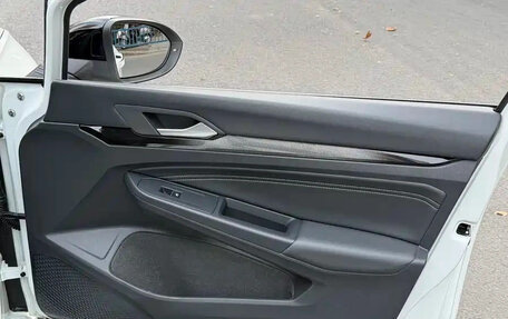 Volkswagen Golf VIII, 2021 год, 1 305 000 рублей, 14 фотография