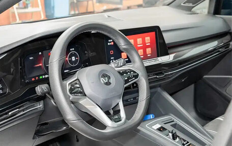 Volkswagen Golf VIII, 2023 год, 1 310 560 рублей, 13 фотография