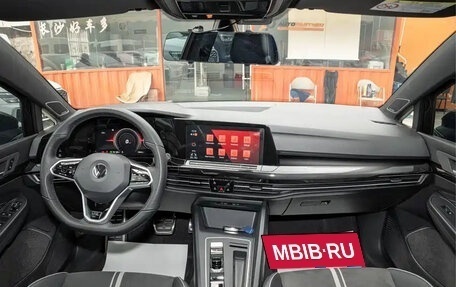 Volkswagen Golf VIII, 2023 год, 1 310 560 рублей, 15 фотография