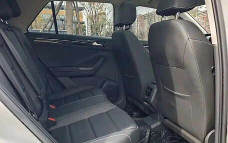 Volkswagen T-Roc I, 2021 год, 1 300 000 рублей, 15 фотография