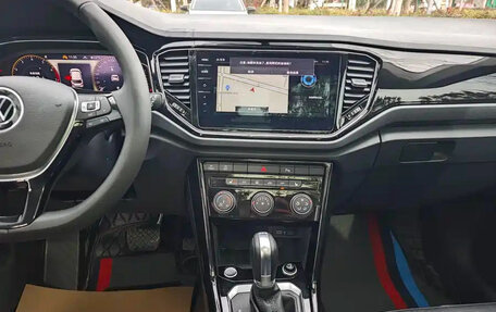 Volkswagen T-Roc I, 2021 год, 1 300 000 рублей, 14 фотография