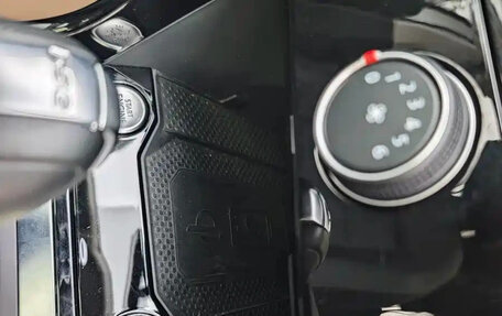 Volkswagen T-Roc I, 2021 год, 1 300 000 рублей, 19 фотография