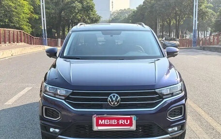 Volkswagen T-Roc I, 2021 год, 1 300 000 рублей, 2 фотография