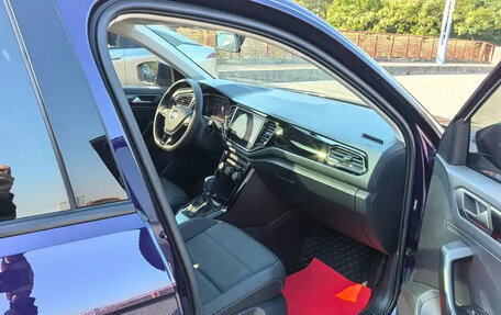 Volkswagen T-Roc I, 2021 год, 1 300 000 рублей, 19 фотография