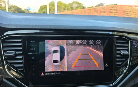 Volkswagen T-Roc I, 2021 год, 1 300 000 рублей, 22 фотография