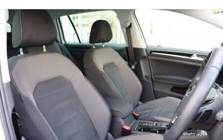 Volkswagen Golf VII, 2018 год, 1 400 000 рублей, 10 фотография