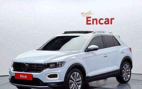 Volkswagen T-Roc I, 2021 год, 2 010 000 рублей, 1 фотография