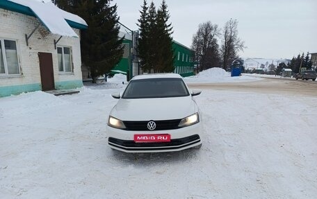 Volkswagen Jetta VI, 2015 год, 895 000 рублей, 1 фотография
