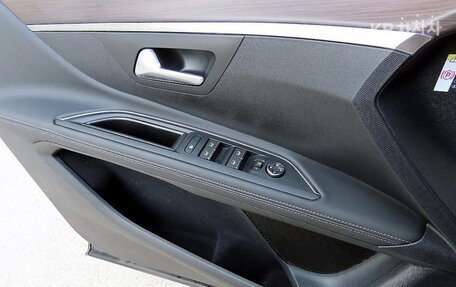 Peugeot 5008 II, 2023 год, 2 350 000 рублей, 11 фотография