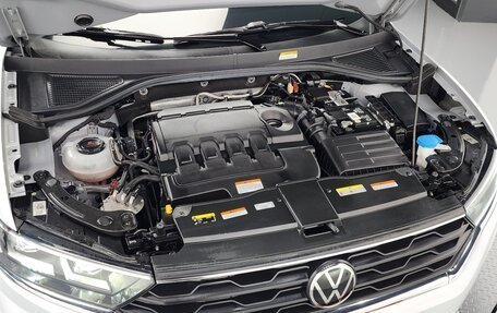 Volkswagen T-Roc I, 2021 год, 2 010 000 рублей, 7 фотография