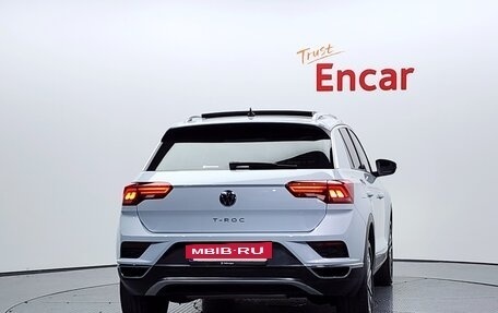 Volkswagen T-Roc I, 2021 год, 2 010 000 рублей, 4 фотография