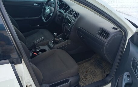 Volkswagen Jetta VI, 2015 год, 895 000 рублей, 6 фотография