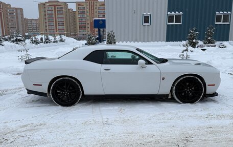 Dodge Challenger III рестайлинг 2, 2017 год, 3 300 000 рублей, 7 фотография