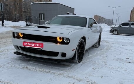 Dodge Challenger III рестайлинг 2, 2017 год, 3 300 000 рублей, 10 фотография