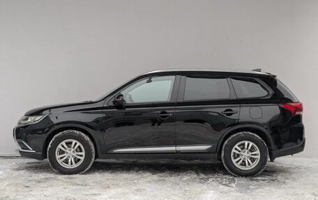 Mitsubishi Outlander III рестайлинг 3, 2017 год, 1 945 000 рублей, 20 фотография