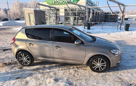 KIA cee'd I рестайлинг, 2010 год, 640 000 рублей, 3 фотография