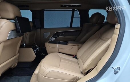 Land Rover Range Rover IV рестайлинг, 2023 год, 19 000 000 рублей, 12 фотография