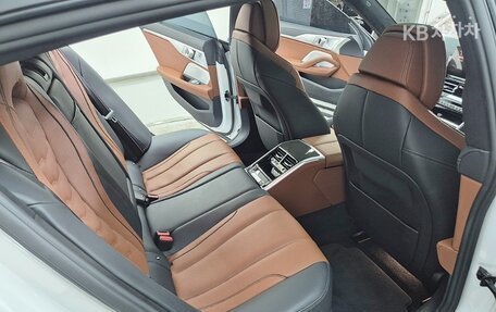 BMW 8 серия, 2025 год, 13 800 000 рублей, 15 фотография