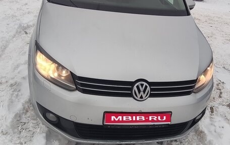 Volkswagen Touran III, 2012 год, 980 000 рублей, 1 фотография