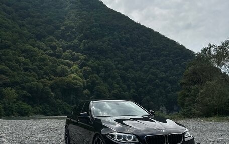 BMW 5 серия, 2014 год, 2 800 000 рублей, 1 фотография