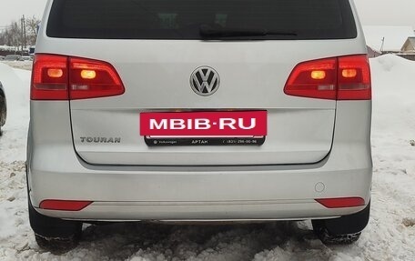Volkswagen Touran III, 2012 год, 980 000 рублей, 2 фотография