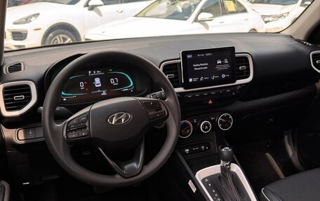 Hyundai Venue I, 2021 год, 1 940 000 рублей, 5 фотография