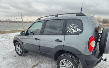 Chevrolet Niva I рестайлинг, 2015 год, 740 000 рублей, 9 фотография