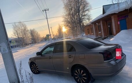 Toyota Avensis III рестайлинг, 2005 год, 680 000 рублей, 6 фотография