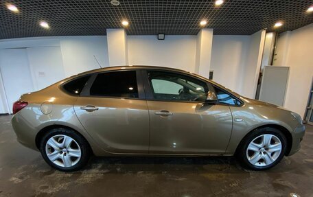 Opel Astra J, 2013 год, 588 000 рублей, 2 фотография