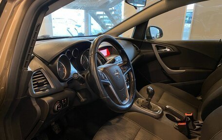 Opel Astra J, 2013 год, 588 000 рублей, 23 фотография