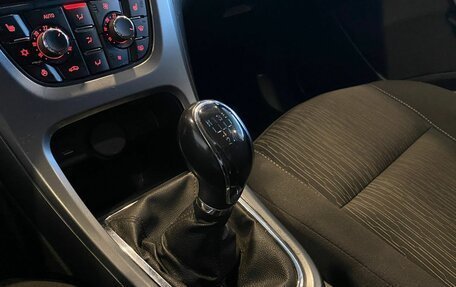 Opel Astra J, 2013 год, 588 000 рублей, 31 фотография