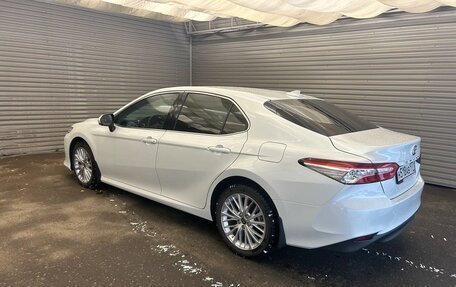 Toyota Camry, 2022 год, 3 600 000 рублей, 4 фотография