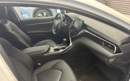 Toyota Camry, 2022 год, 3 600 000 рублей, 10 фотография