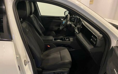 Volkswagen Tiguan, 2025 год, 5 089 000 рублей, 28 фотография