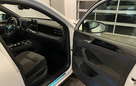 Volkswagen Tiguan, 2025 год, 5 089 000 рублей, 26 фотография