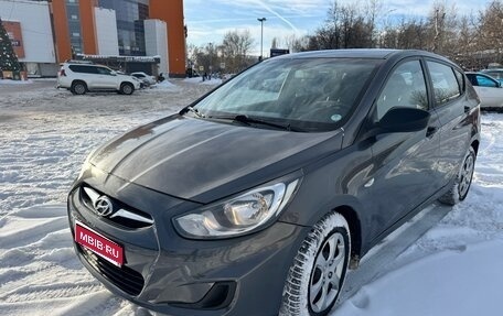 Hyundai Solaris II рестайлинг, 2012 год, 750 000 рублей, 1 фотография